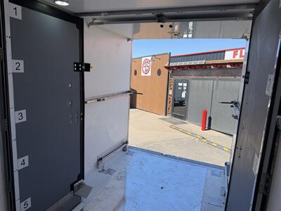 2023 Ford E-350 SD - 12 ft Refrigerated Truck - Photo 13 - Phoenix, AZ 85034