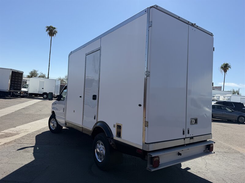 2023 Ford E-350 SD - 12 ft Refrigerated Truck - Photo 5 - Phoenix, AZ 85034