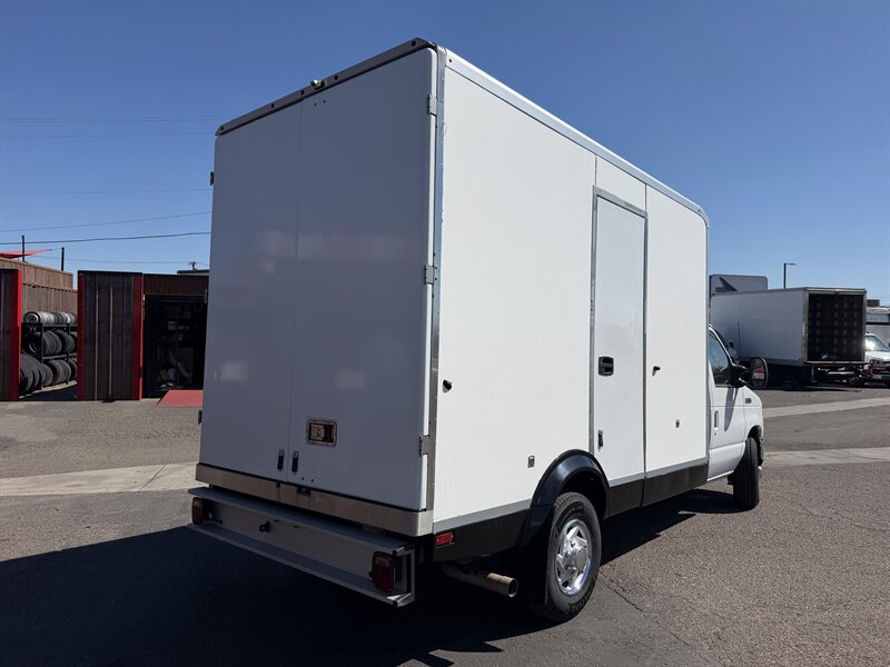 2023 Ford E-350 SD - 12 ft Refrigerated Truck - Photo 3 - Phoenix, AZ 85034
