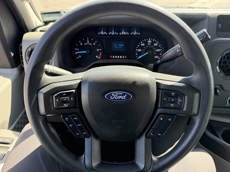 2023 Ford E-350 SD - 12 ft Refrigerated Truck - Photo 15 - Phoenix, AZ 85034