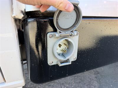 2023 Ford E-350 SD - 12 ft Refrigerated Truck - Photo 8 - Phoenix, AZ 85034