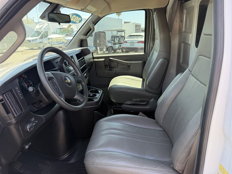 2024 Chevrolet Express 3500 W/ Knapheide Utility Body - Photo 10 - Phoenix, AZ 85034