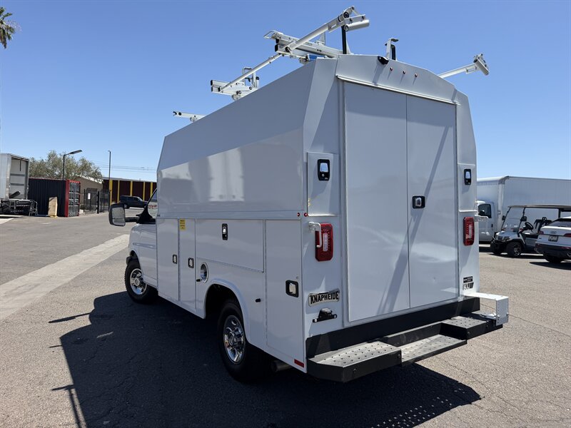2024 Chevrolet Express 3500 W/ Knapheide Utility Body - Photo 4 - Phoenix, AZ 85034
