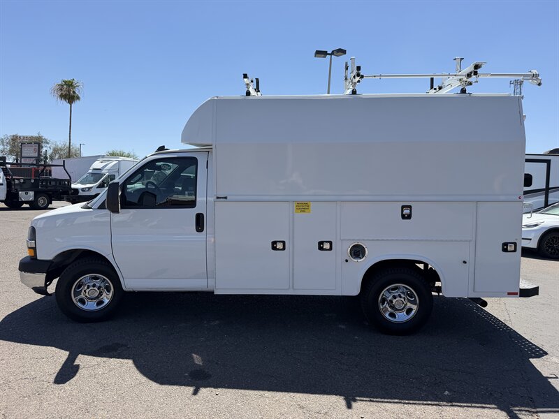 2024 Chevrolet Express 3500 W/ Knapheide Utility Body - Photo 5 - Phoenix, AZ 85034