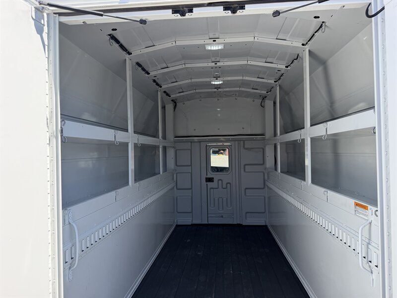 2024 Chevrolet Express 3500 W/ Knapheide Utility Body - Photo 8 - Phoenix, AZ 85034