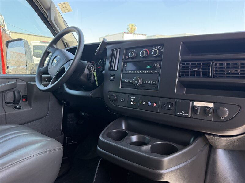 2024 Chevrolet Express 3500 W/ Knapheide Utility Body - Photo 13 - Phoenix, AZ 85034