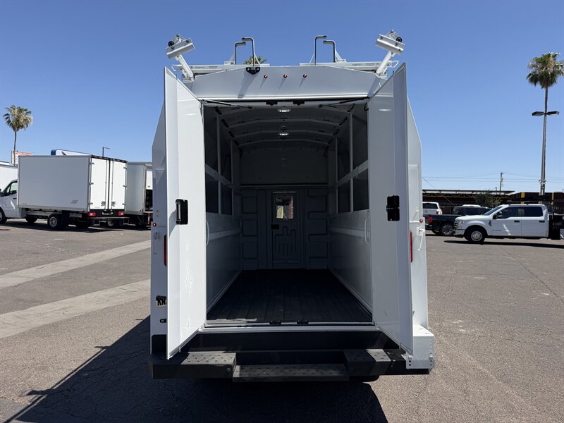 2024 Chevrolet Express 3500 W/ Knapheide Utility Body - Photo 7 - Phoenix, AZ 85034