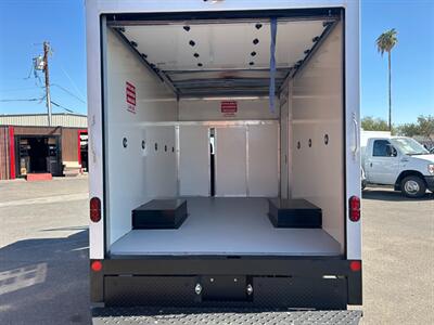 2022 Ford Transit 350 HD 156 in. CUTAWAY BOX TRUCK/CUBE VAN   - Photo 14 - Phoenix, AZ 85034