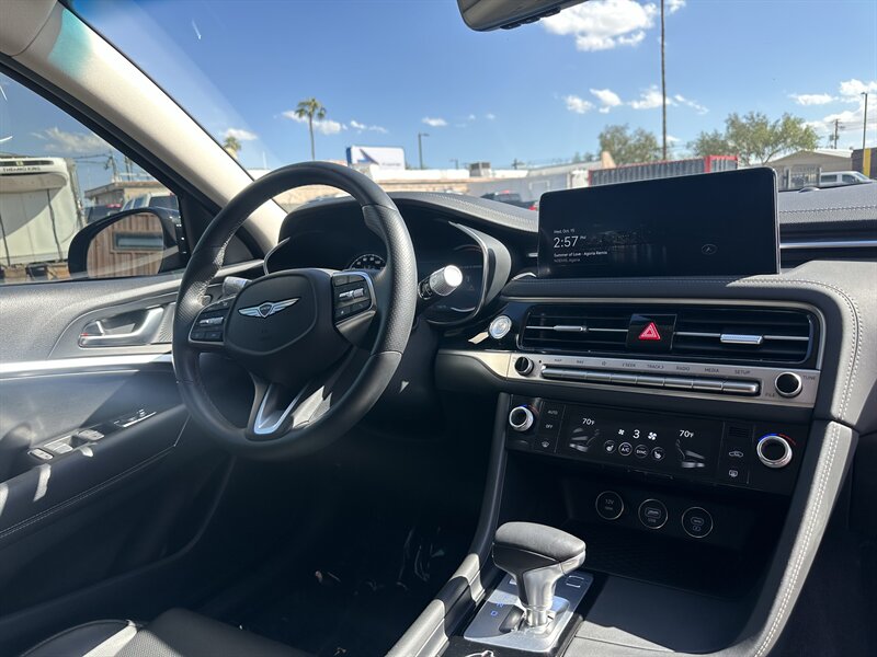 2025 Genesis G70 2.5T Standard 4dr Sedan   - Photo 15 - Phoenix, AZ 85034