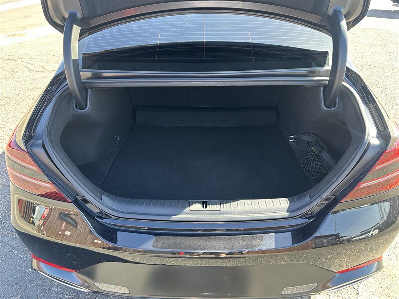 2025 Genesis G70 2.5T Standard 4dr Sedan   - Photo 10 - Phoenix, AZ 85034