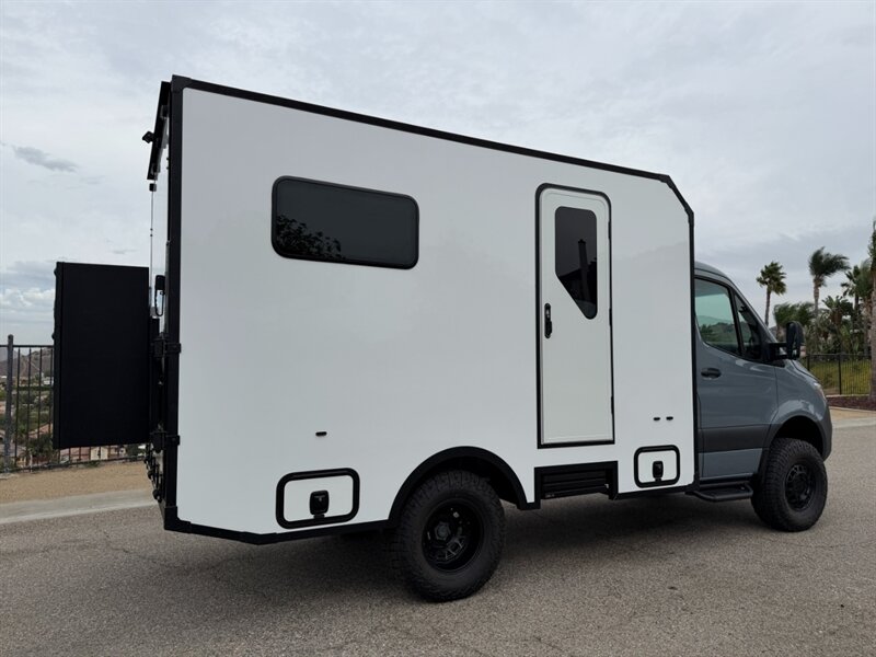 2024 Mercedes-Benz Sprinter 3500XD AWD Toy Hauler - Photo 10 - Phoenix, AZ 85034