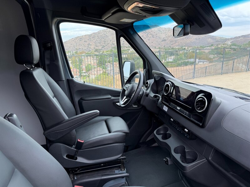 2024 Mercedes-Benz Sprinter 3500XD AWD Toy Hauler - Photo 14 - Phoenix, AZ 85034