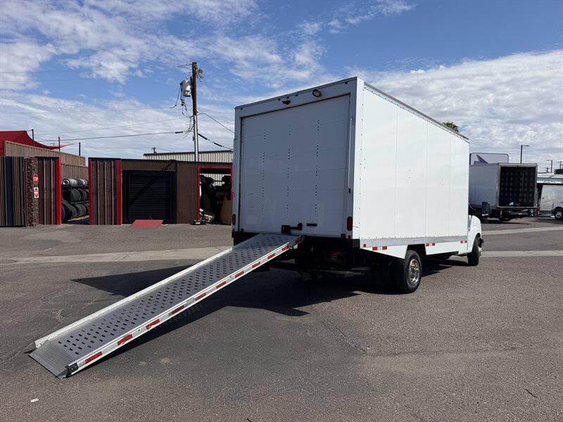 2022 Chevrolet Express 3500 - 16 Foot Box Truck - Photo 8 - Phoenix, AZ 85034