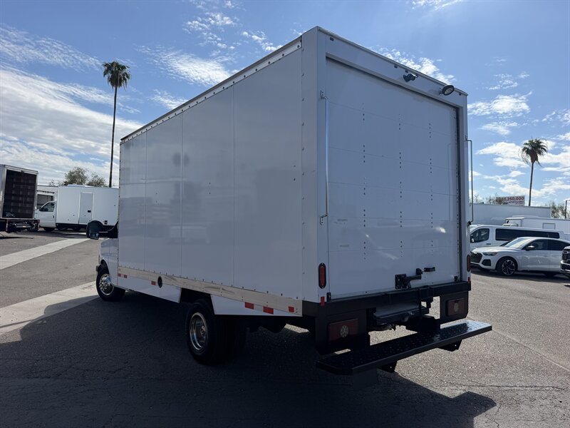 2022 Chevrolet Express 3500 - 16 Foot Box Truck - Photo 4 - Phoenix, AZ 85034