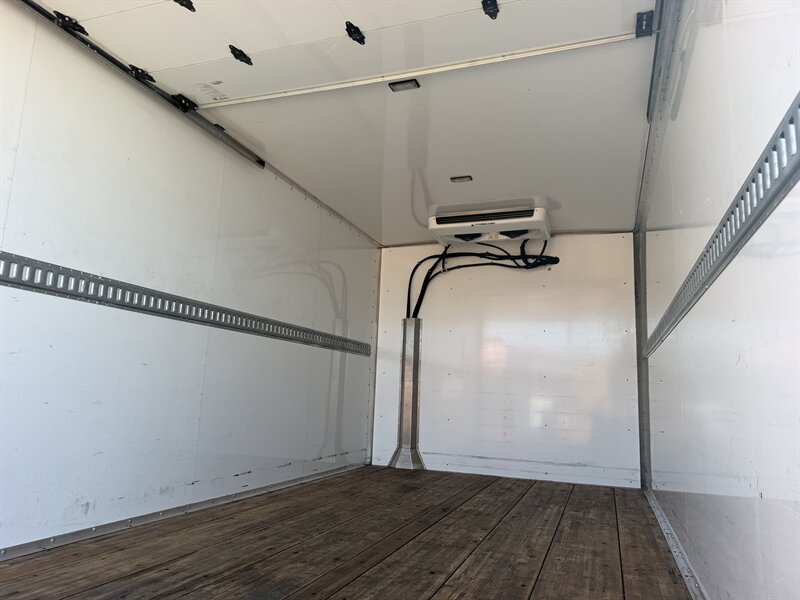 2022 Chevrolet Express 3500 - 16 Foot Box Truck - Photo 10 - Phoenix, AZ 85034
