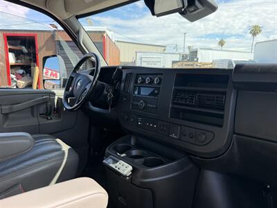 2022 Chevrolet Express 3500 - 16 Foot Box Truck - Photo 17 - Phoenix, AZ 85034
