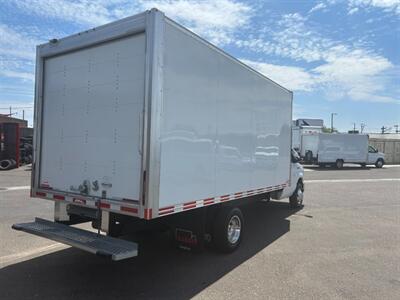 2022 Ford Transit 450 HD 156 in. CUTAWAY BOX TRUCK/CUBE VAN   - Photo 5 - Phoenix, AZ 85034