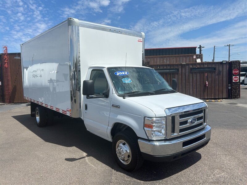 2022 Ford Transit 450 HD 156 in. CUTAWAY BOX TRUCK/CUBE VAN - Photo 1 - Phoenix, AZ 85034