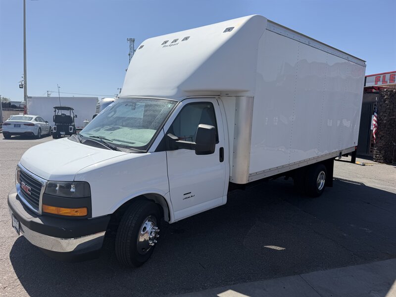 2022 GMC Savana 3500 Box Truck - Photo 7 - Phoenix, AZ 85034