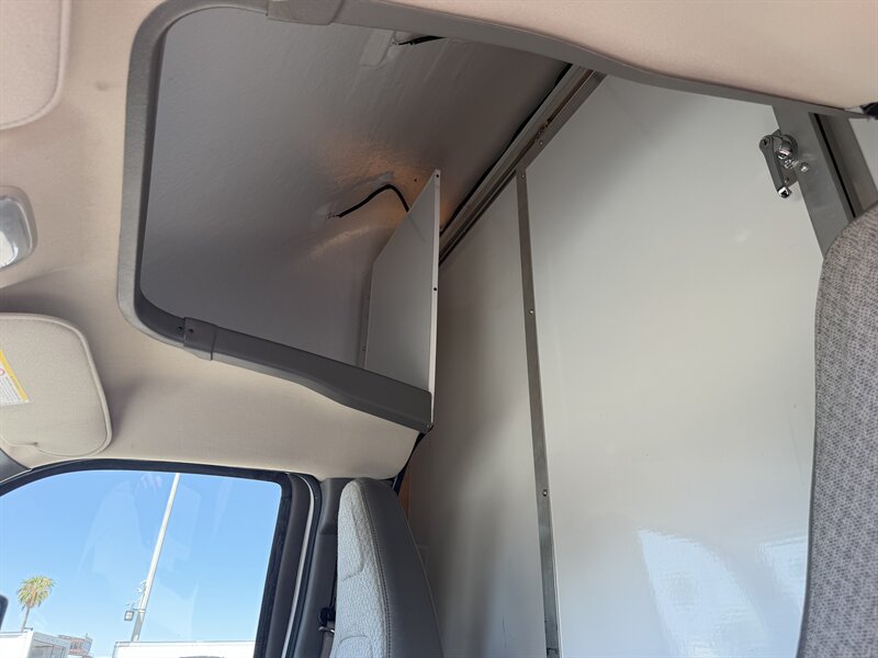 2022 GMC Savana 3500 Box Truck - Photo 12 - Phoenix, AZ 85034