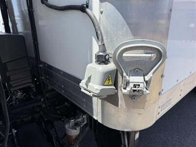 2024 Isuzu NRR Reefer Truck   - Photo 12 - Phoenix, AZ 85034