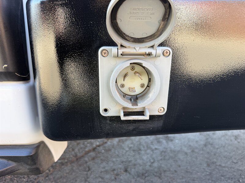 2022 Ford Transit 350 - 12 FT Refrigerated Truck - Photo 8 - Phoenix, AZ 85034