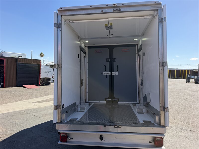 2022 Ford Transit 350 - 12 FT Refrigerated Truck - Photo 9 - Phoenix, AZ 85034