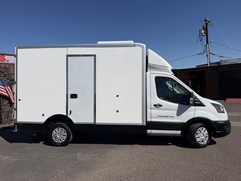 2022 Ford Transit 350 - 12 FT Refrigerated Truck - Photo 2 - Phoenix, AZ 85034