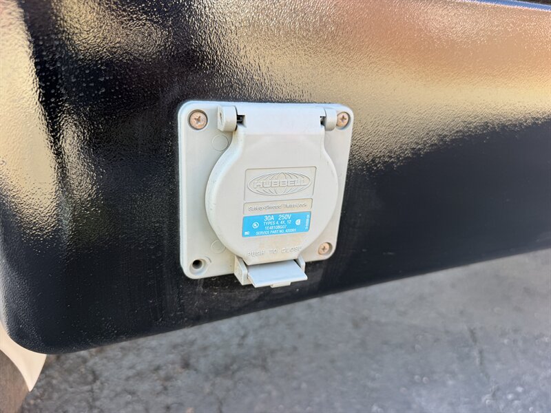 2022 Ford Transit 350 - 12 FT Refrigerated Truck - Photo 7 - Phoenix, AZ 85034