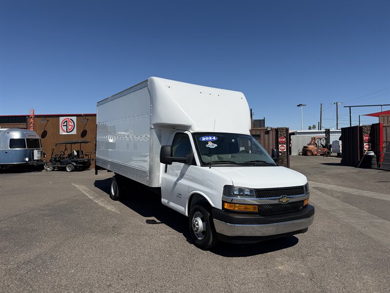 2024 Chevrolet Express 4500  
