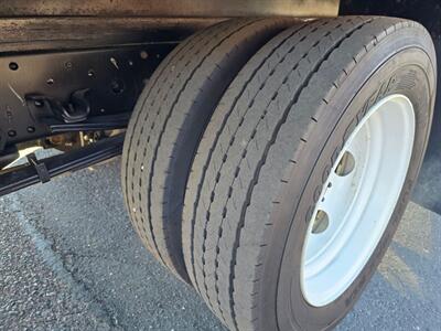 2024 Isuzu NPR HD W/ Liftgate and Side Door   - Photo 33 - Phoenix, AZ 85034