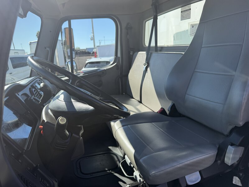 2024 Freightliner M2 106 - 21 FT Refrigerated Truck - Photo 15 - Phoenix, AZ 85034