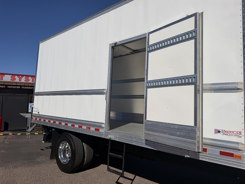 2024 Freightliner M2 106 - 21 FT Refrigerated Truck - Photo 13 - Phoenix, AZ 85034