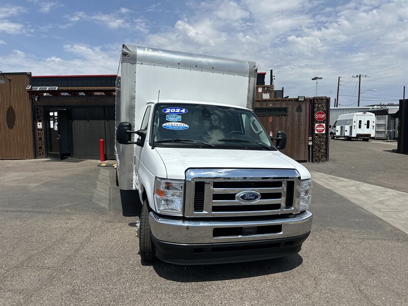 2024 Ford E-350 SD - Photo 1 - Phoenix, AZ 85034