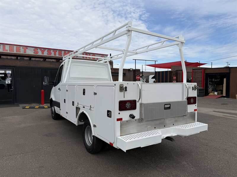 2023 Mercedes-Benz Sprinter 3500XD - Utility Bed - Photo 5 - Phoenix, AZ 85034