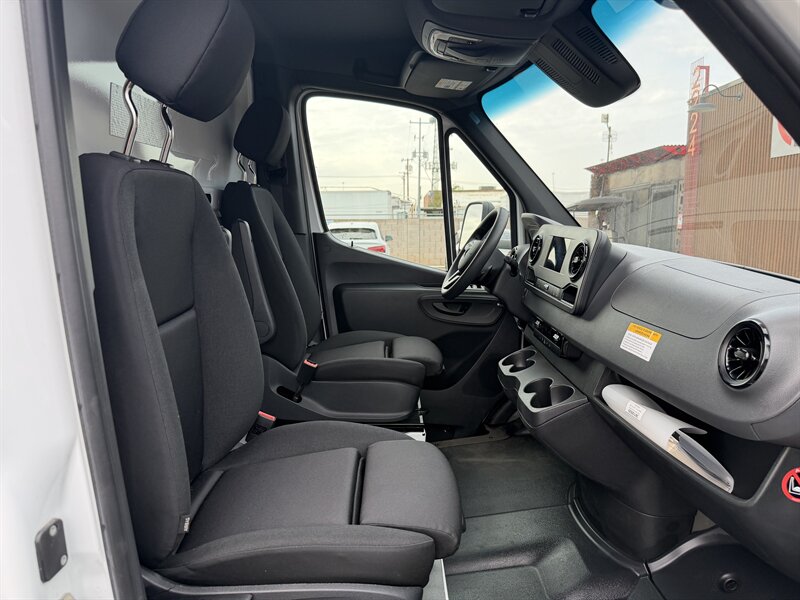 2023 Mercedes-Benz Sprinter 3500XD - Utility Bed - Photo 16 - Phoenix, AZ 85034