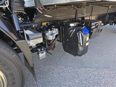 2024 Isuzu NRR Refrigerated Truck   - Photo 18 - Phoenix, AZ 85034