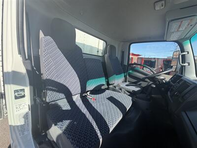 2024 Isuzu NRR Refrigerated Truck   - Photo 14 - Phoenix, AZ 85034