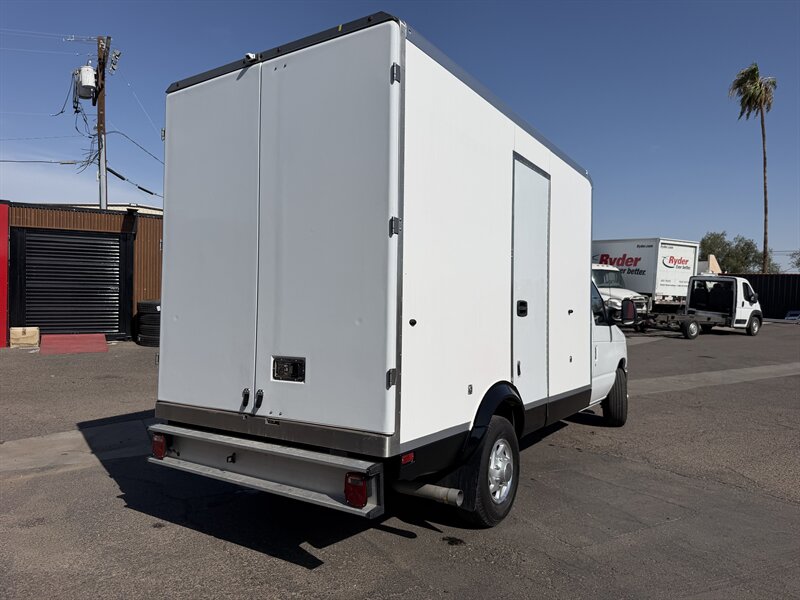 2024 Ford E-350 SD Refrigerated Truck - Photo 3 - Phoenix, AZ 85034