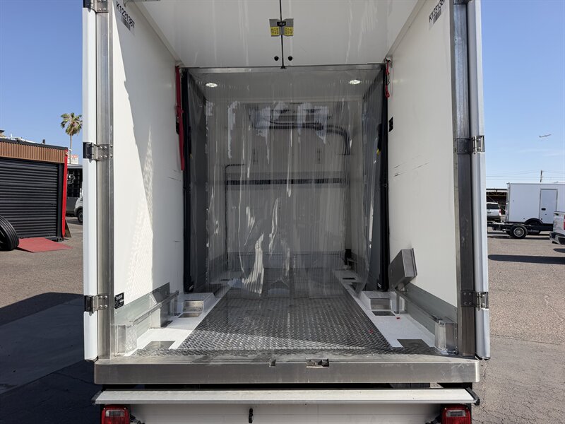 2024 Ford E-350 SD Refrigerated Truck - Photo 7 - Phoenix, AZ 85034