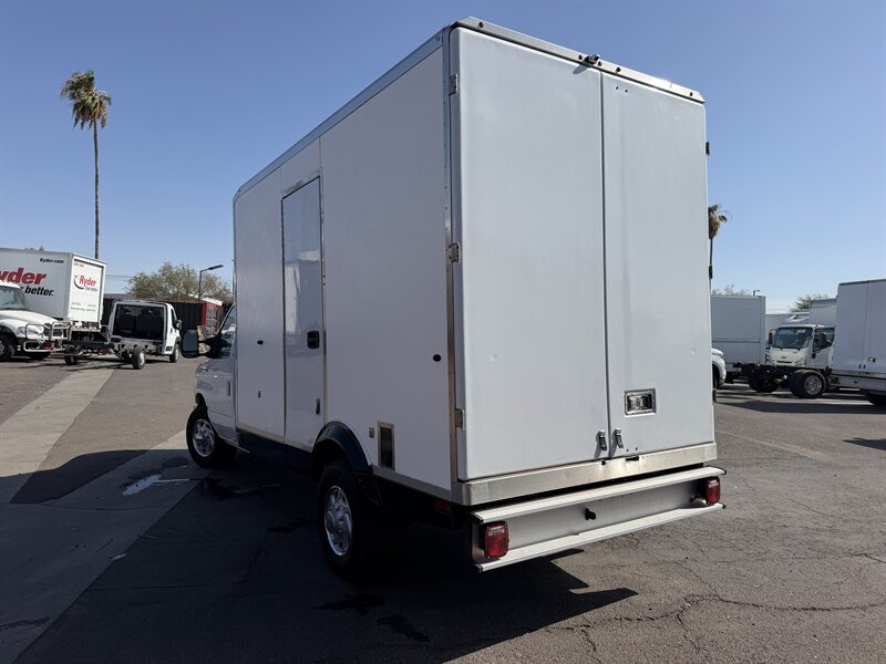 2024 Ford E-350 SD Refrigerated Truck - Photo 4 - Phoenix, AZ 85034