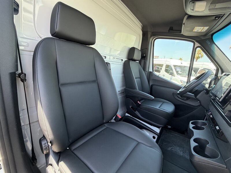2023 Mercedes-Benz Sprinter Cab Chassis Base - Photo 16