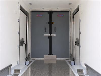 2023 Ford E-350 SD Refrigerated Truck - Photo 9 - Phoenix, AZ 85034