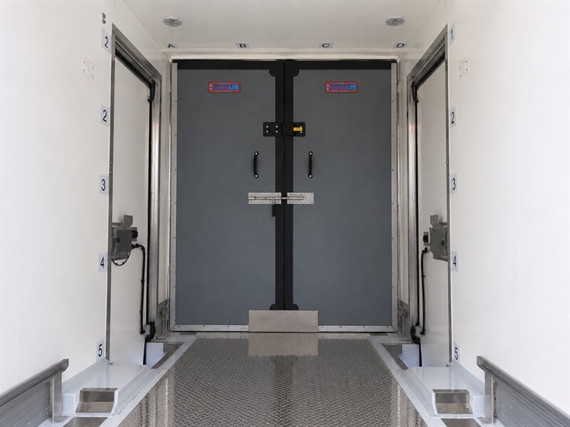 2023 Ford E-350 SD Refrigerated Truck - Photo 9 - Phoenix, AZ 85034