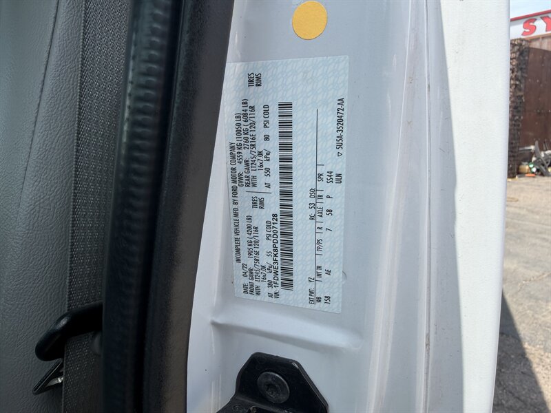2023 Ford E-350 SD Refrigerated Truck - Photo 21 - Phoenix, AZ 85034