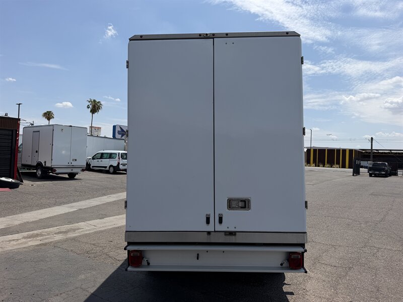 2023 Ford E-350 SD Refrigerated Truck - Photo 4 - Phoenix, AZ 85034