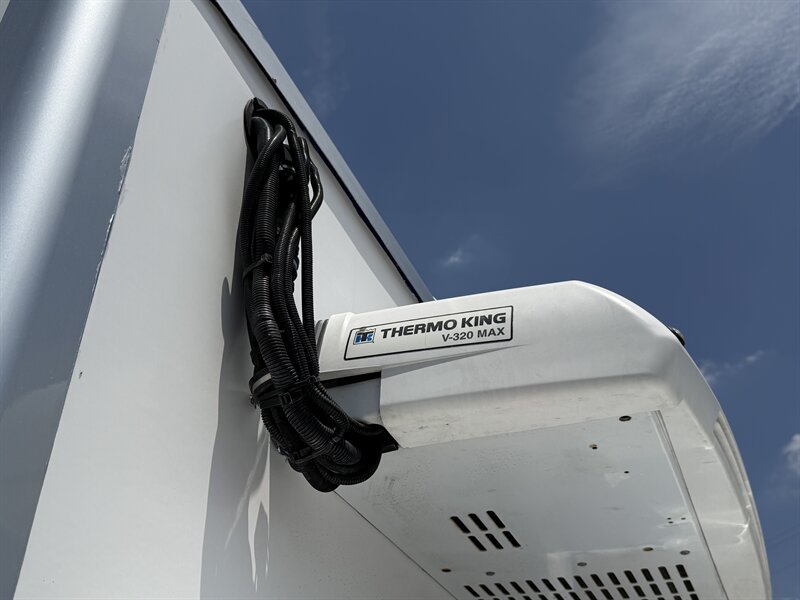 2023 Ford E-350 SD Refrigerated Truck - Photo 13 - Phoenix, AZ 85034
