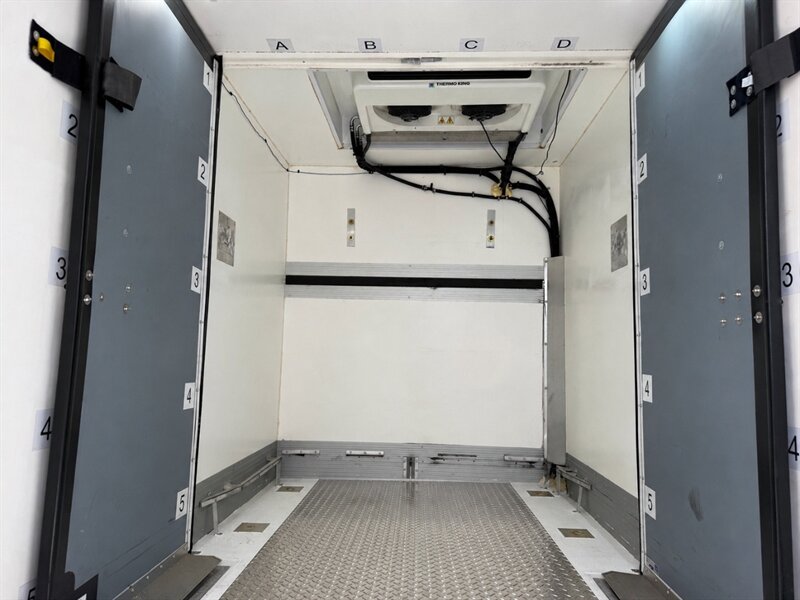 2023 Ford E-350 SD Refrigerated Truck - Photo 10 - Phoenix, AZ 85034