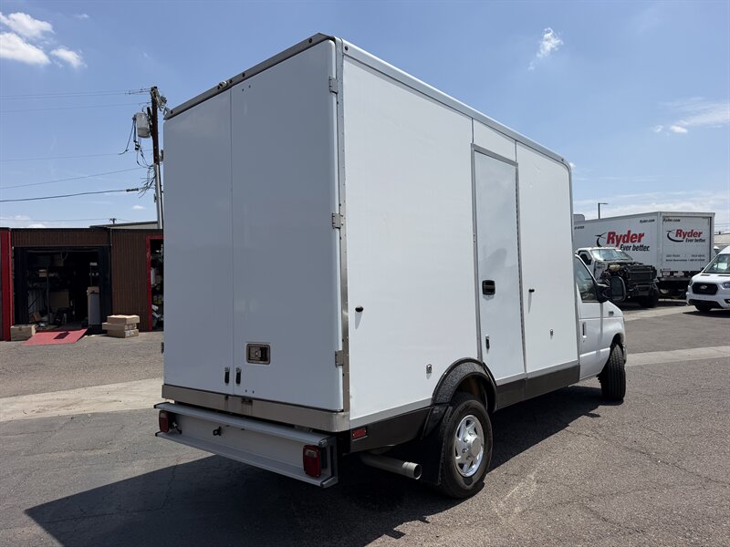 2023 Ford E-350 SD Refrigerated Truck - Photo 3 - Phoenix, AZ 85034