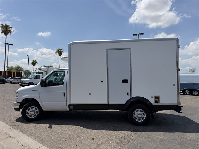 2023 Ford E-350 SD Refrigerated Truck - Photo 6 - Phoenix, AZ 85034